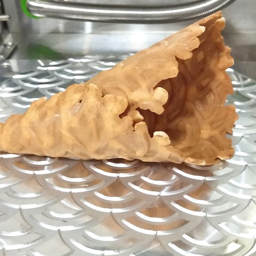 Elektryczna maszyna do robieni – Waffle Cone Maker recenzja i cena