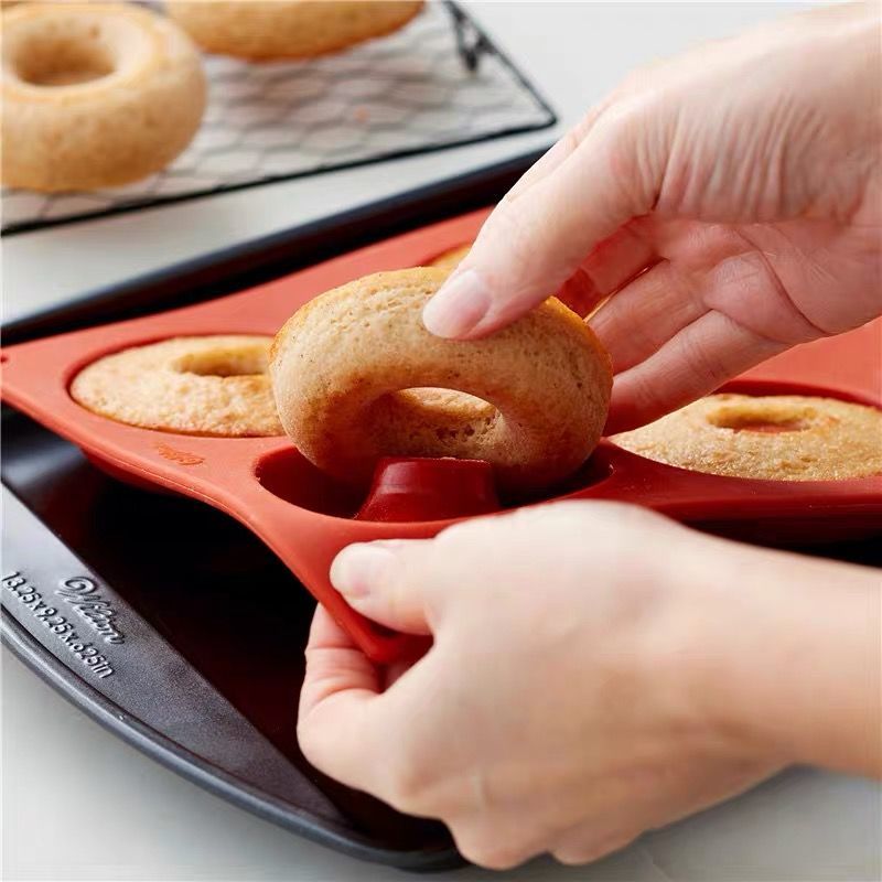 Silikonowa forma do pączków 3D – Donut Mold Silicone recenzja i cena